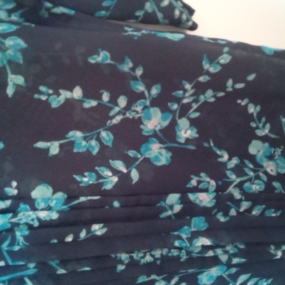 GAP Sheer Floral 3/4 Sleeve Blouse - Picture 5 of 13